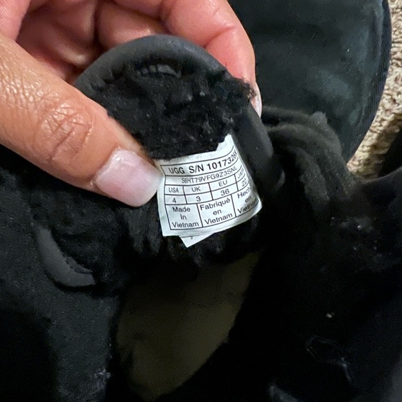 Boys Ugg Nuemel - Picture 4 of 5